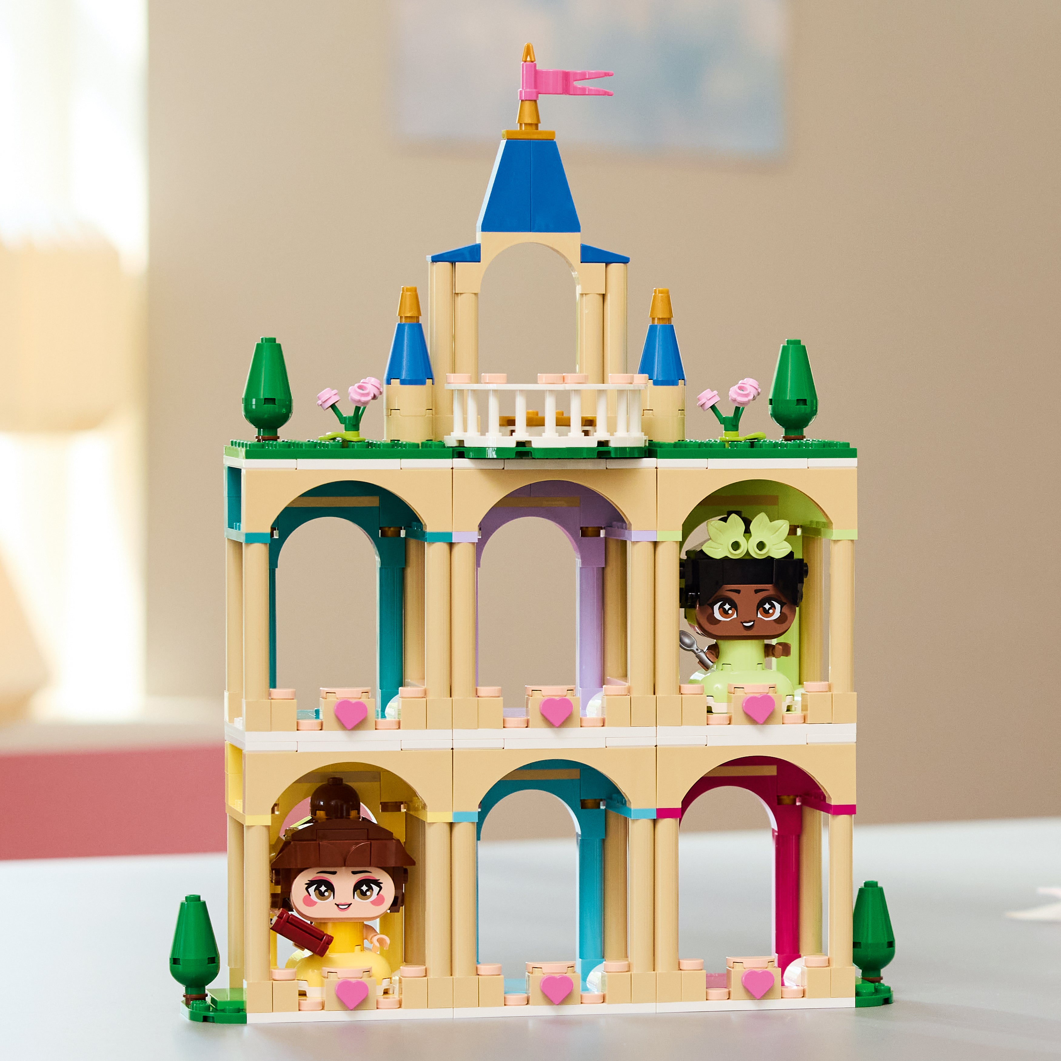 LEGO&reg; ǀ Disney Princess Mini Belle &amp; Tiana with Castle 43291