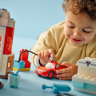 10456 McQueen's Visit to Doc's Garage