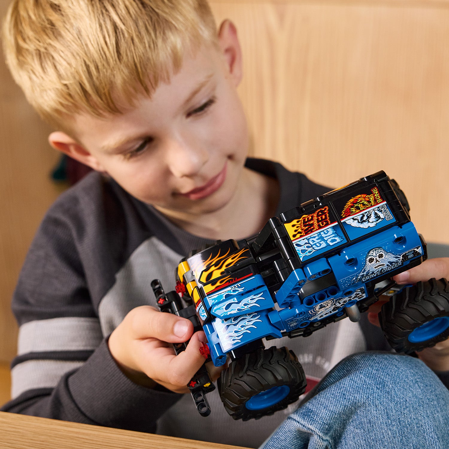 42219 LEGO&reg; Technic&trade; Monster Jam&trade; Grave Digger&trade; Fire and Ice