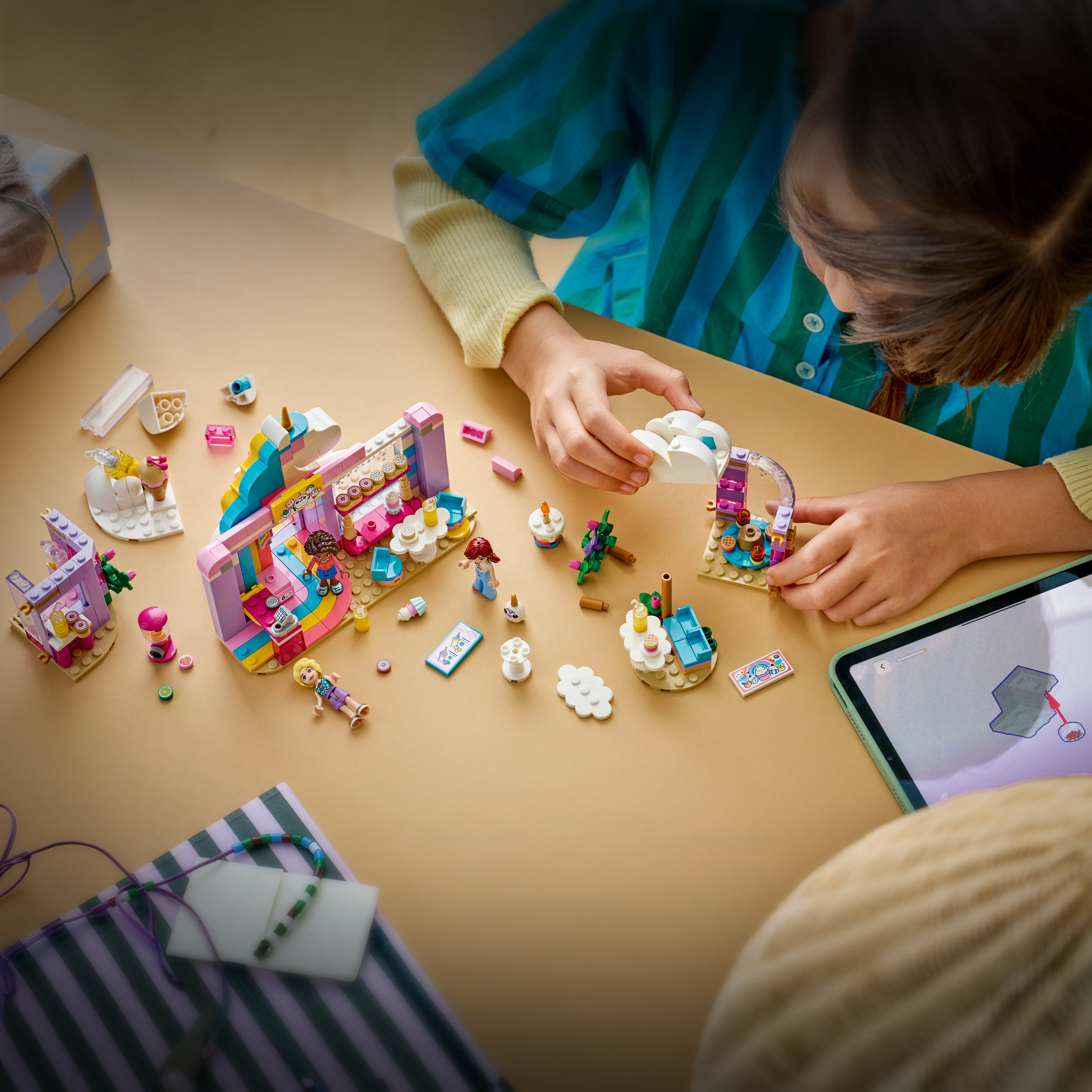 42684 LEGO&reg; Friends Unicorn Dream Caf&eacute;