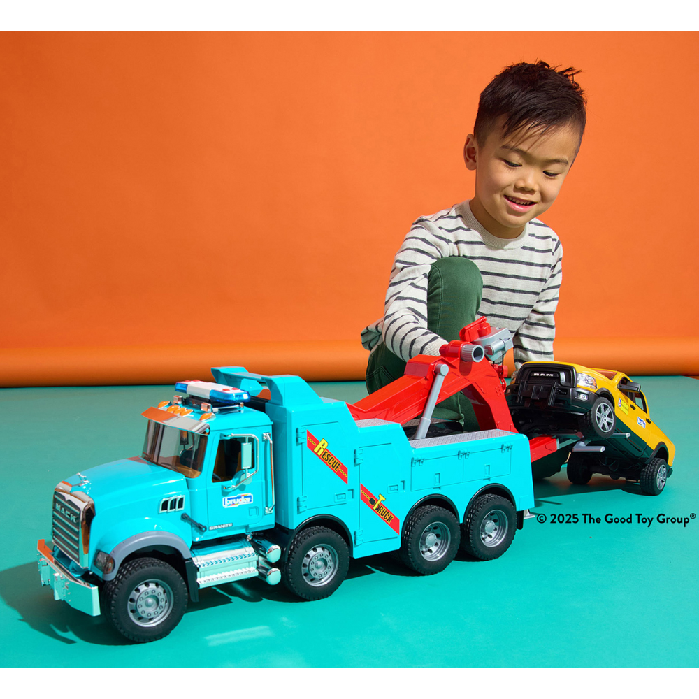 MACK Granite Heavy Tow Truck